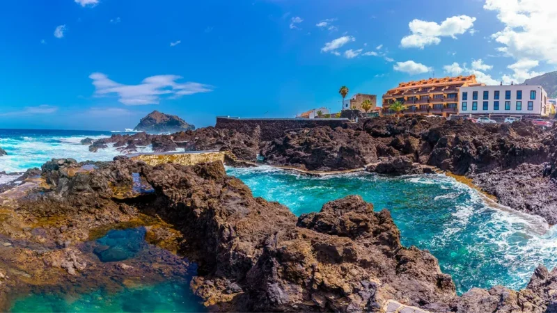 Piscinas naturais de El Caletón: um refúgio fresco